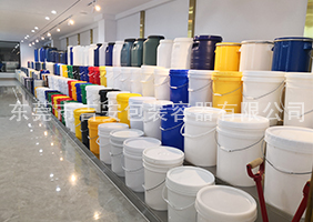外国美女骚毛网站吉安容器一楼涂料桶、机油桶展区